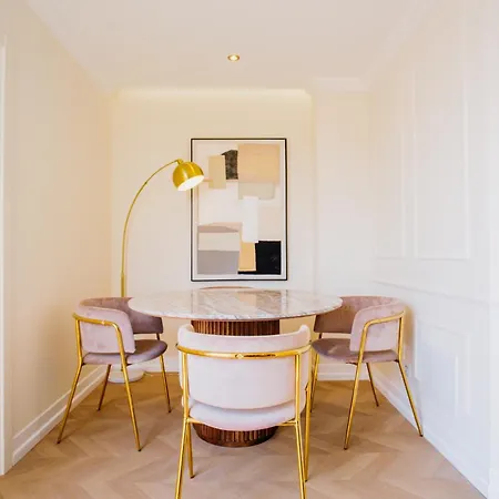 Апартаменты -new- Chic Chiado Apartment, Elevator Buiding, Steps To Everything *