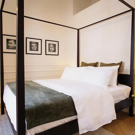 -new- Chic Chiado Apartment, Elevator Buiding, Steps To Everything