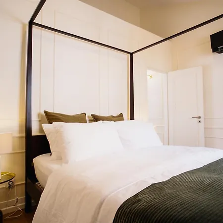 شقة -new- Chic Chiado Apartment, Elevator Buiding, Steps To Everything Lisboa