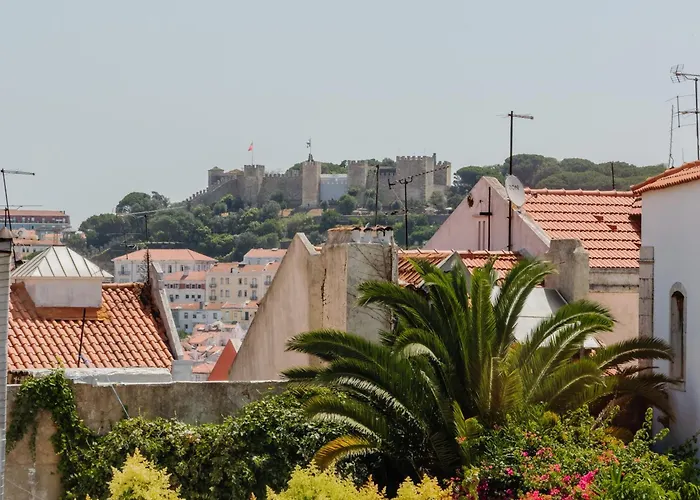 -new- Chic Chiado Apartment, Elevator Buiding, Steps To Everything *