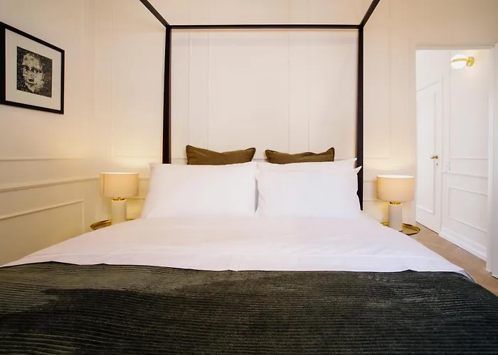 شقة -new- Chic Chiado Apartment, Elevator Buiding, Steps To Everything Lisboa